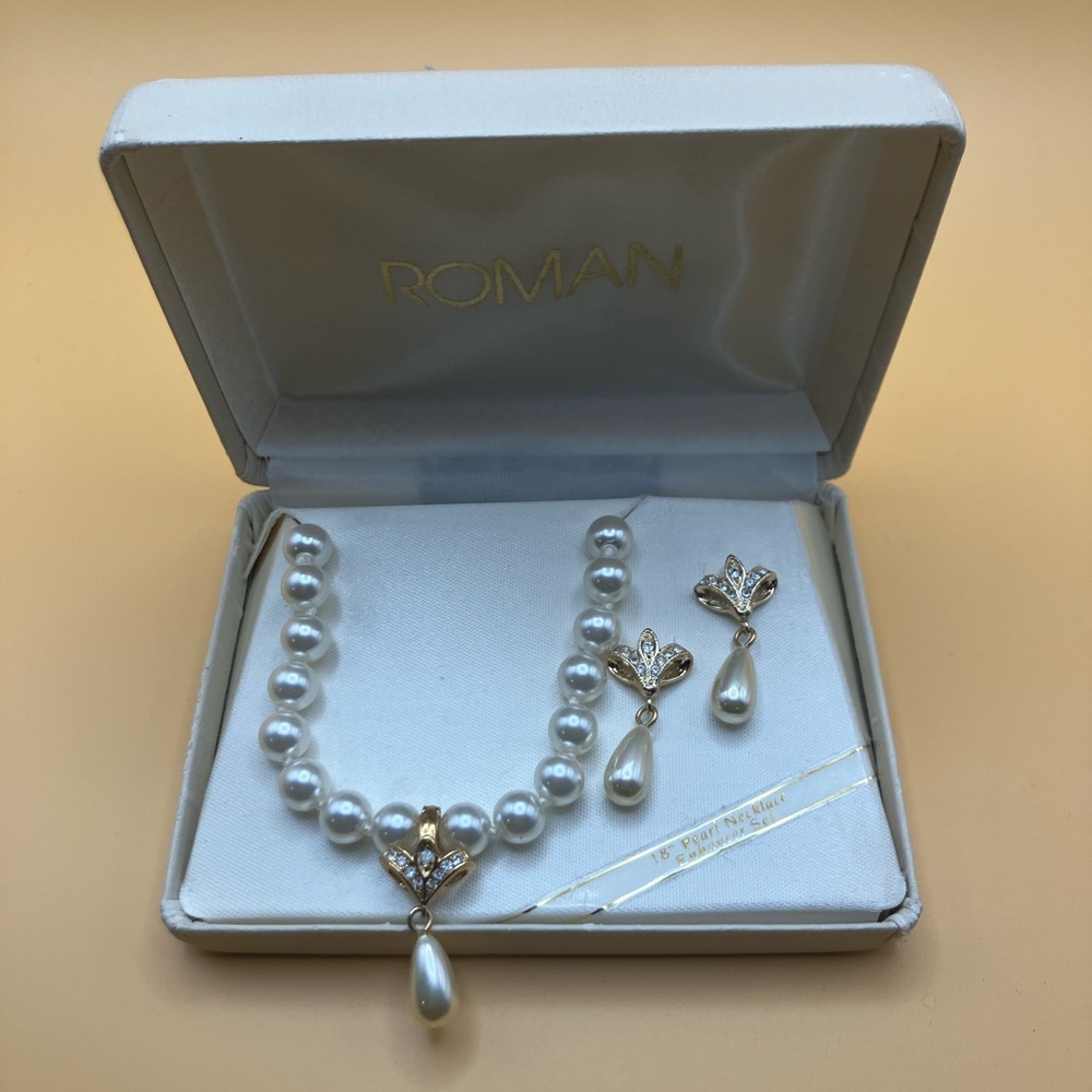 Timeless Roman’s Pearl Necklace & Earring Set